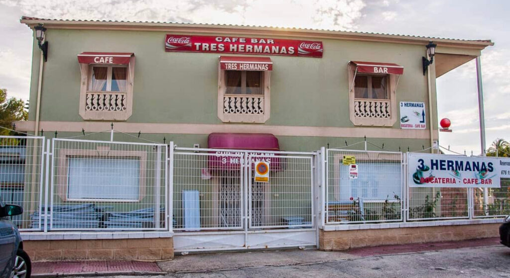 Cafe Bar Tres Hermanas