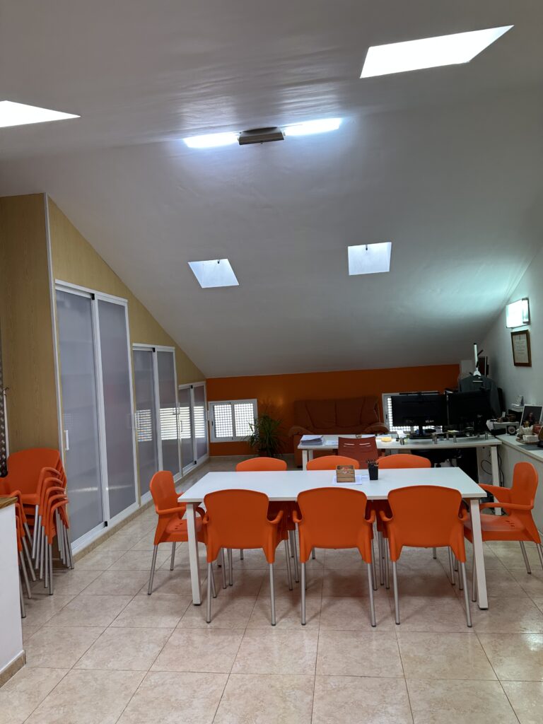 723 interior 3